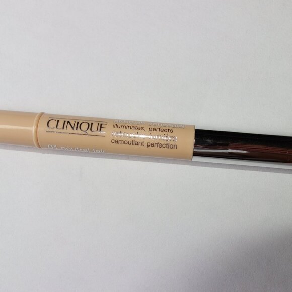 Clinique Airbrush Concealer - 04 Neutral Fair - NEW - Picture 1 of 5